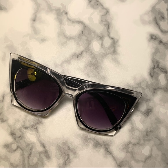 ๐ถ 3 Pairs Statement Black Geometric Structured Sunglasses ๐ถ - Picture 10 of 16